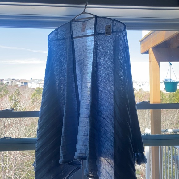 Poncho new - Picture 1 of 3